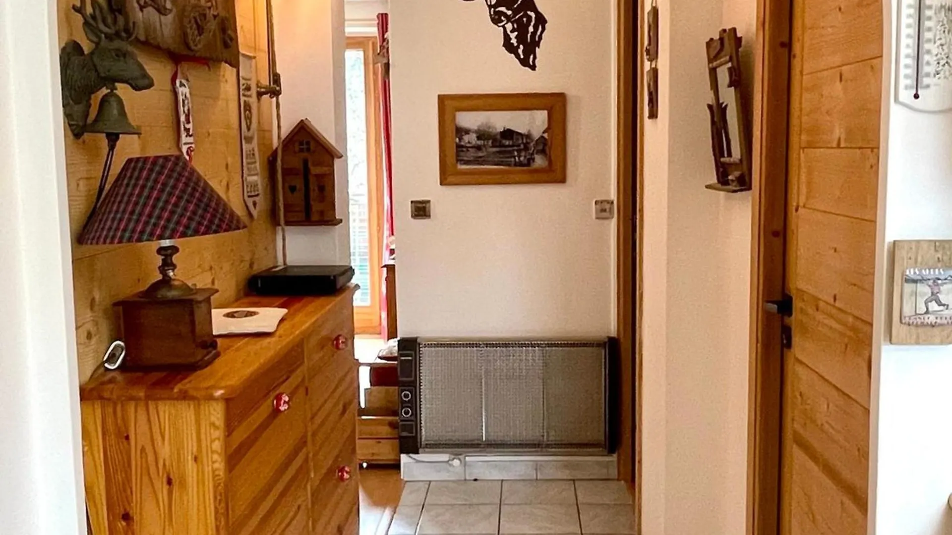 Cozy Appartement Au Centre Avec Wifi, Bien Equipe! - Fr-1-505-57 Notre-Dame-de-Bellecombe 0*,  France